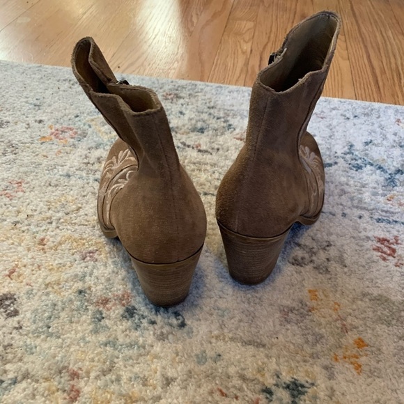 Lucky Brand Elenor Embroidered Boots - Picture 3 of 6